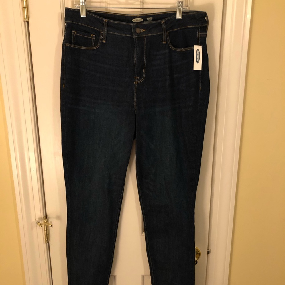 Brand new Old Navy women’s rockstar jeans!